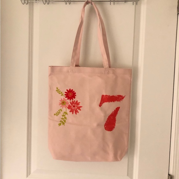 Clarins skincare and body care set with floral tote bag - Picture 7 of 8
